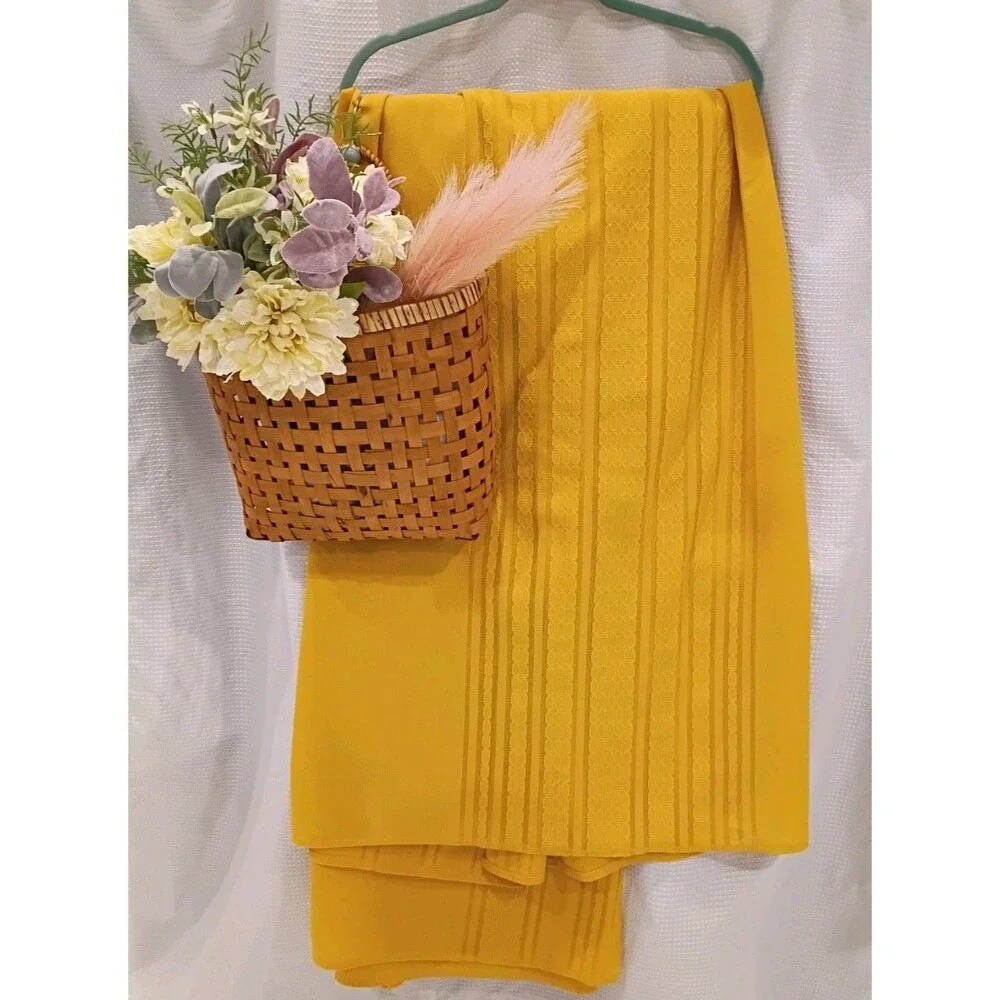 Vintage Lace Tablecloth Rectangle XL, Retro Modern Yellow Machine Lace 100